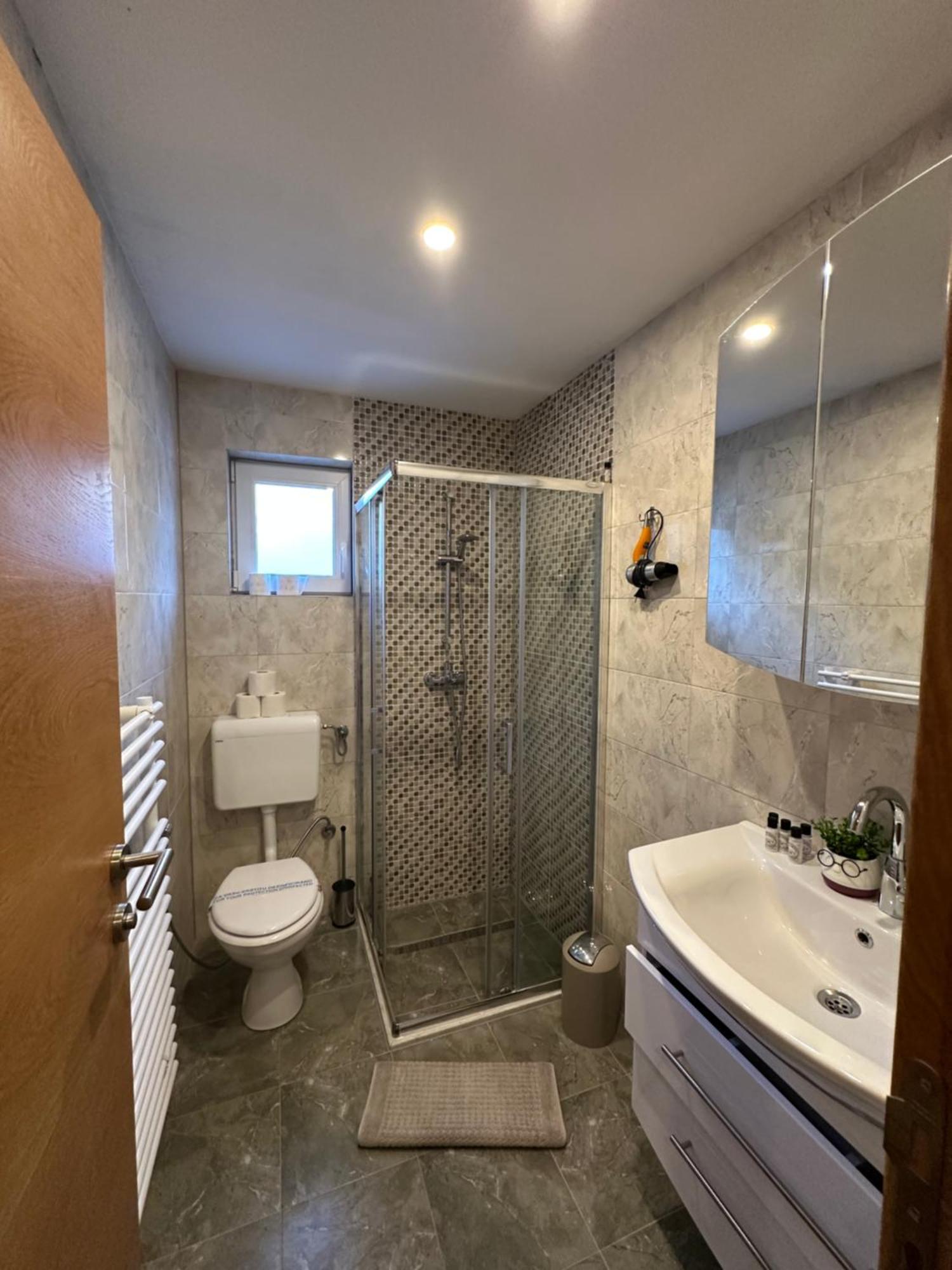 - Sobe Tiha Luka, Apartment